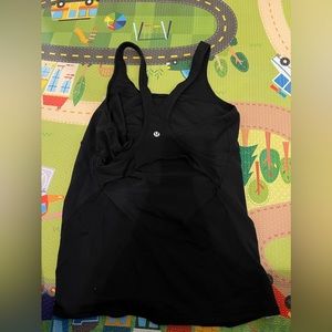 Lululemon tank with shelf bra size 6-8